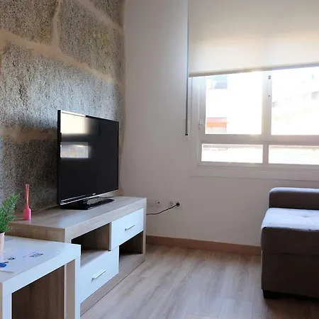 Charming In Overlooking The Apartment *