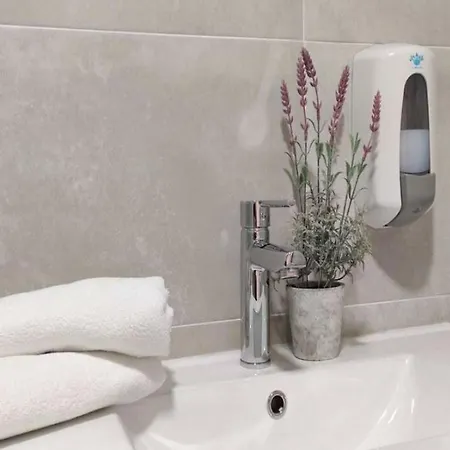 Charming In Overlooking The 公寓 *