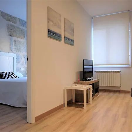 Charming In Overlooking The Apartament Ourense