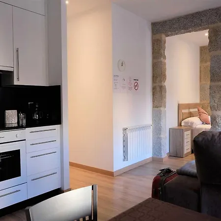 Apartament Charming In Overlooking The Ourense